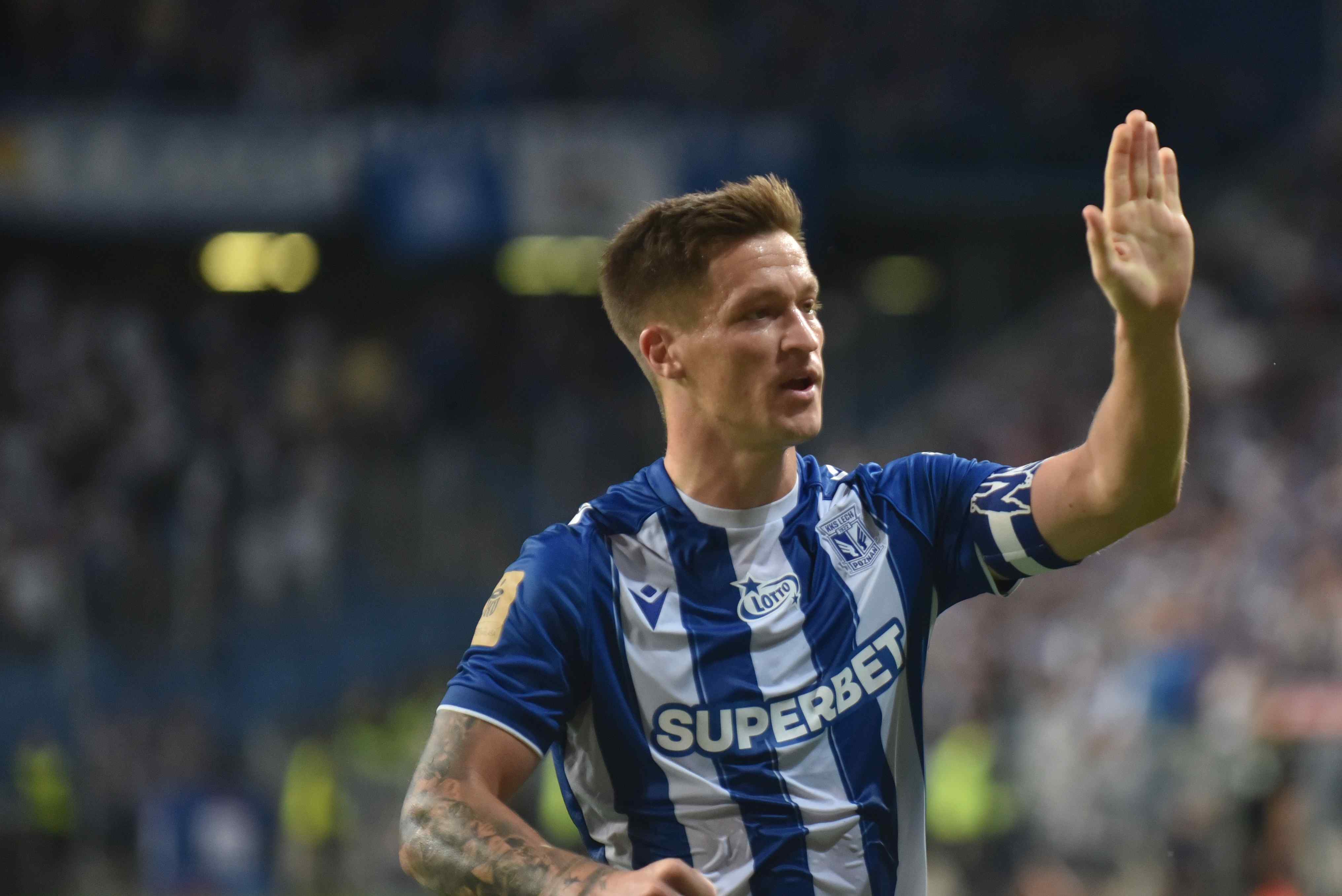 Jagiellonia i Lech zarobiły już fortunę. Kolejne miliony leżą na boisku