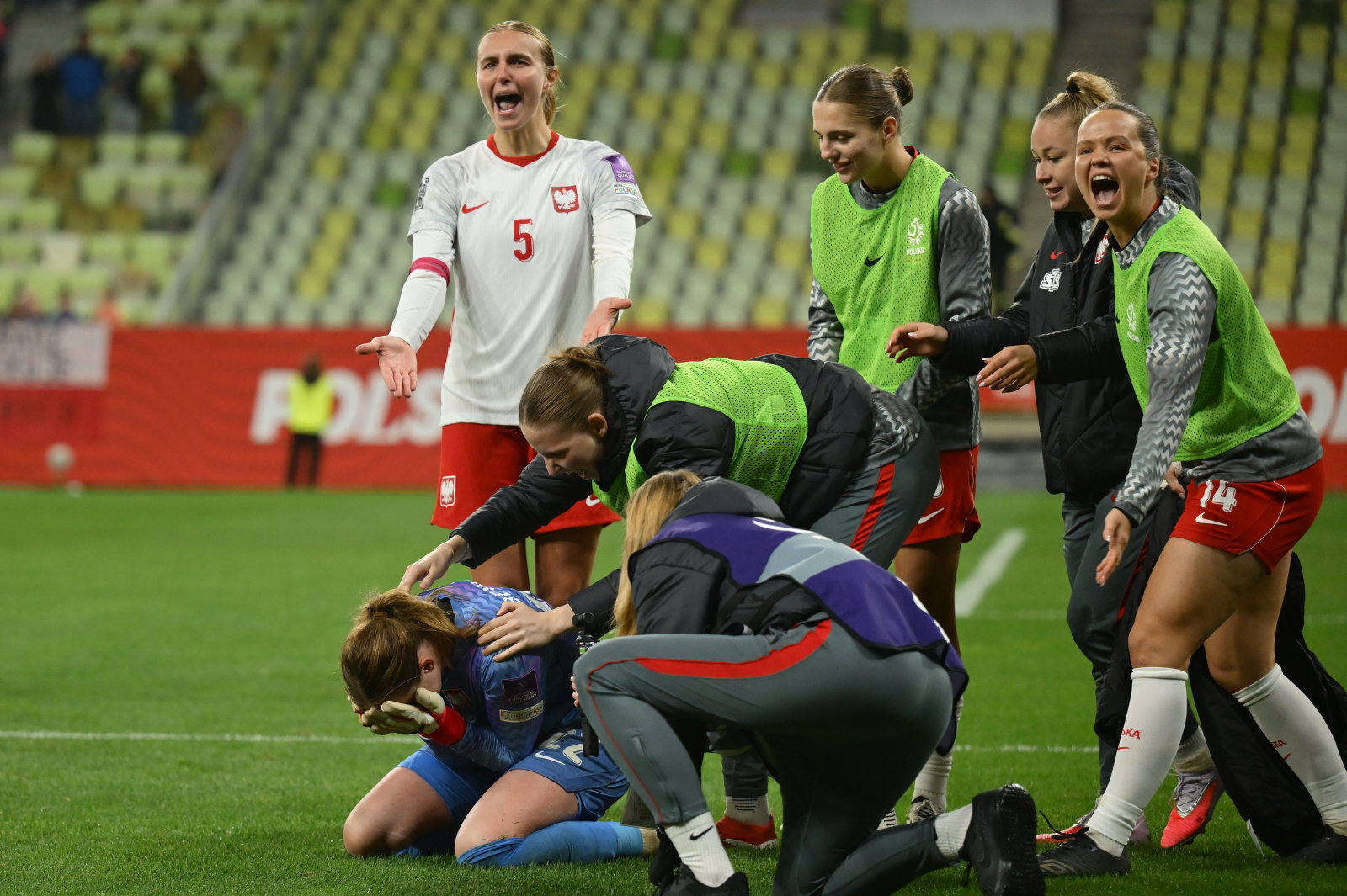 Takiego ognia w oczach nie miały nigdy. Polskie piłkarki weszły na inny poziom [OPINIA]