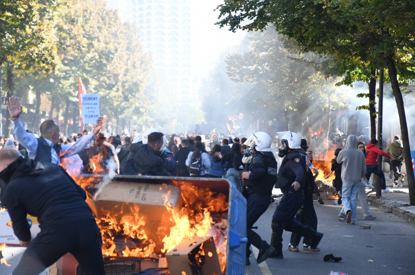 Protesty przeciw rządowi. Jest reakcja UEFA