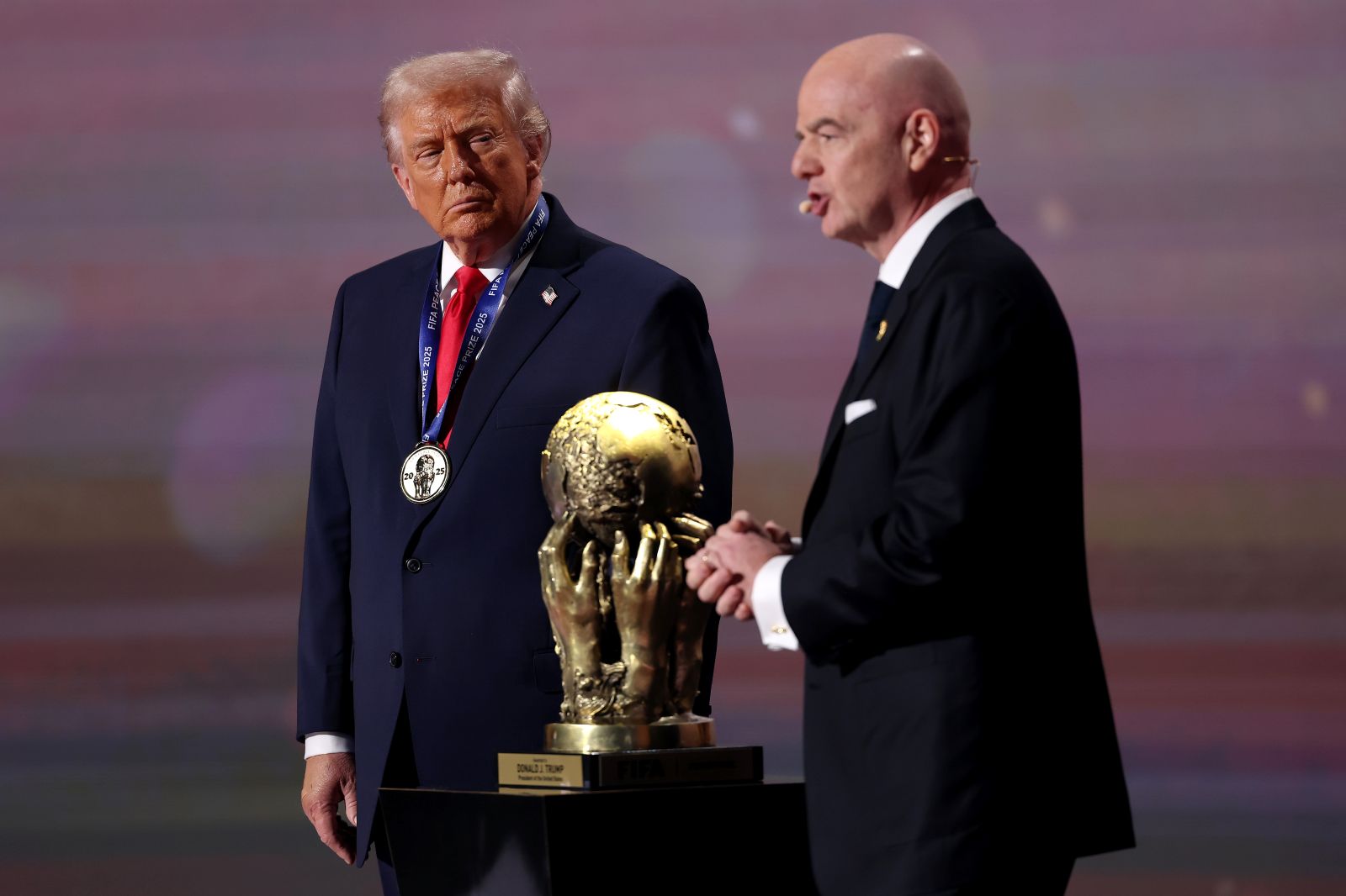 Nagroda FIFA dla Trumpa wywołała burzę. A teraz takie wieści