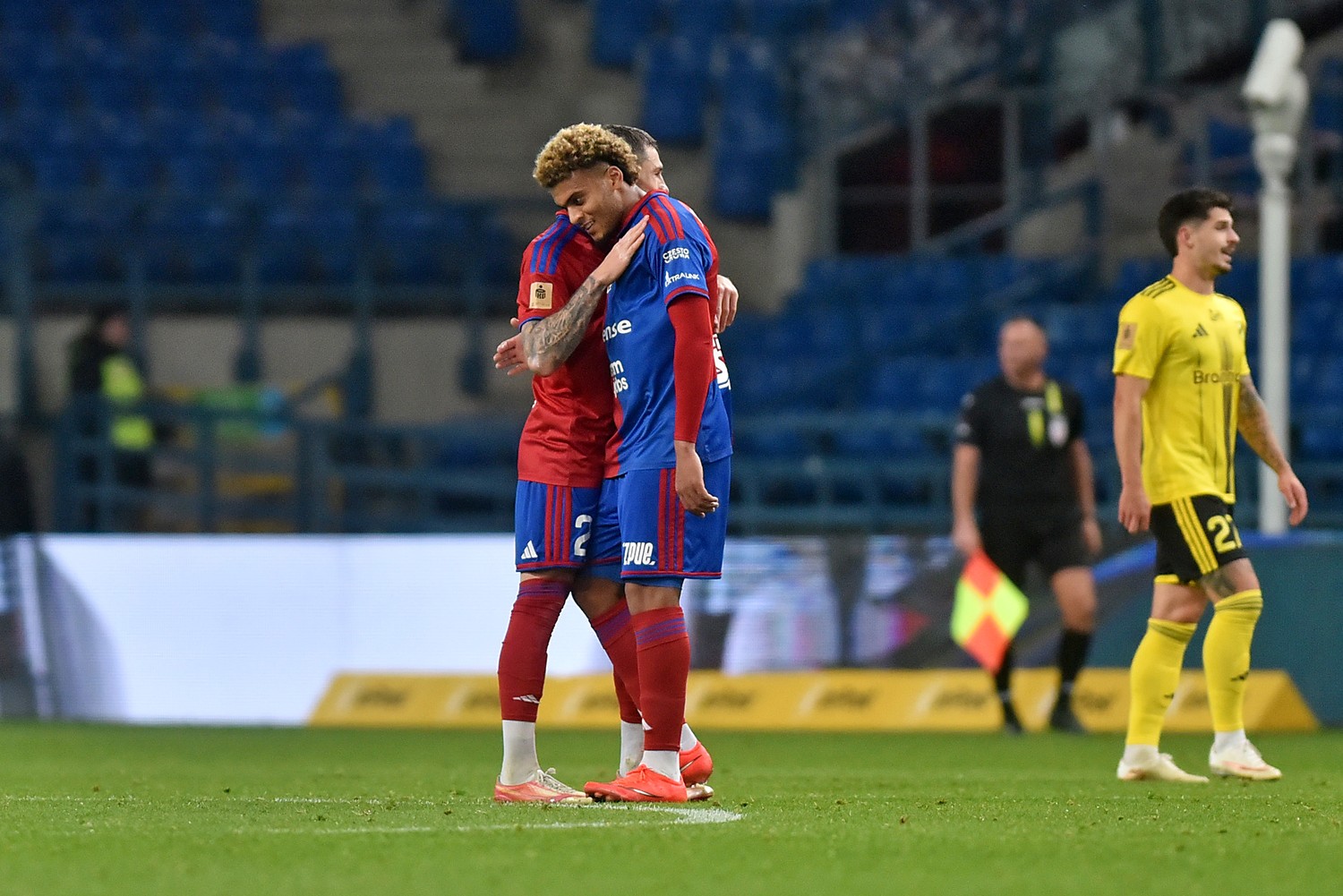 PKO Ekstraklasa: bezcenne zwycięstwo Rakowa, Widzew wciąż nisko, zobacz tabelę