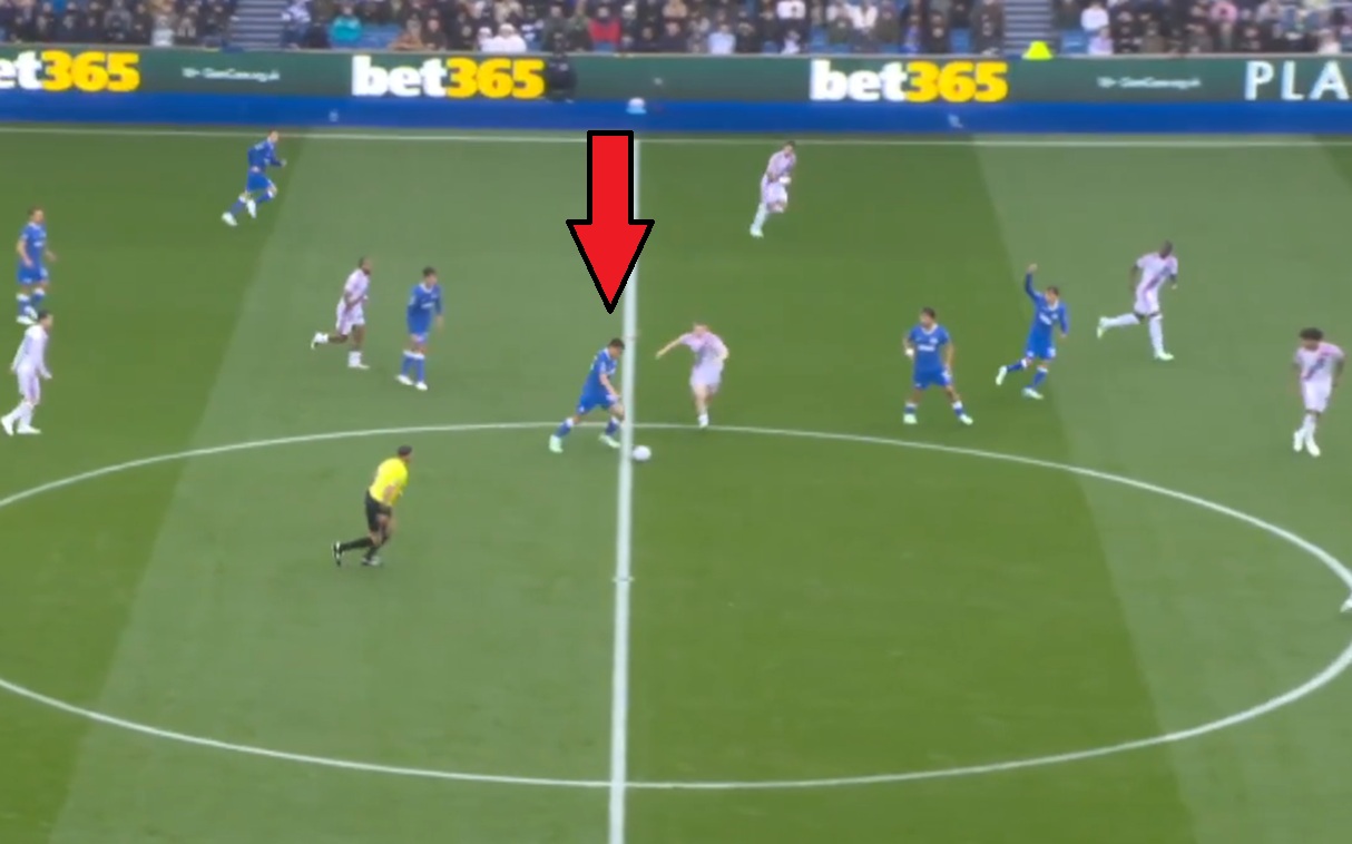 Gol z połowy! Sceny w meczu Premier League