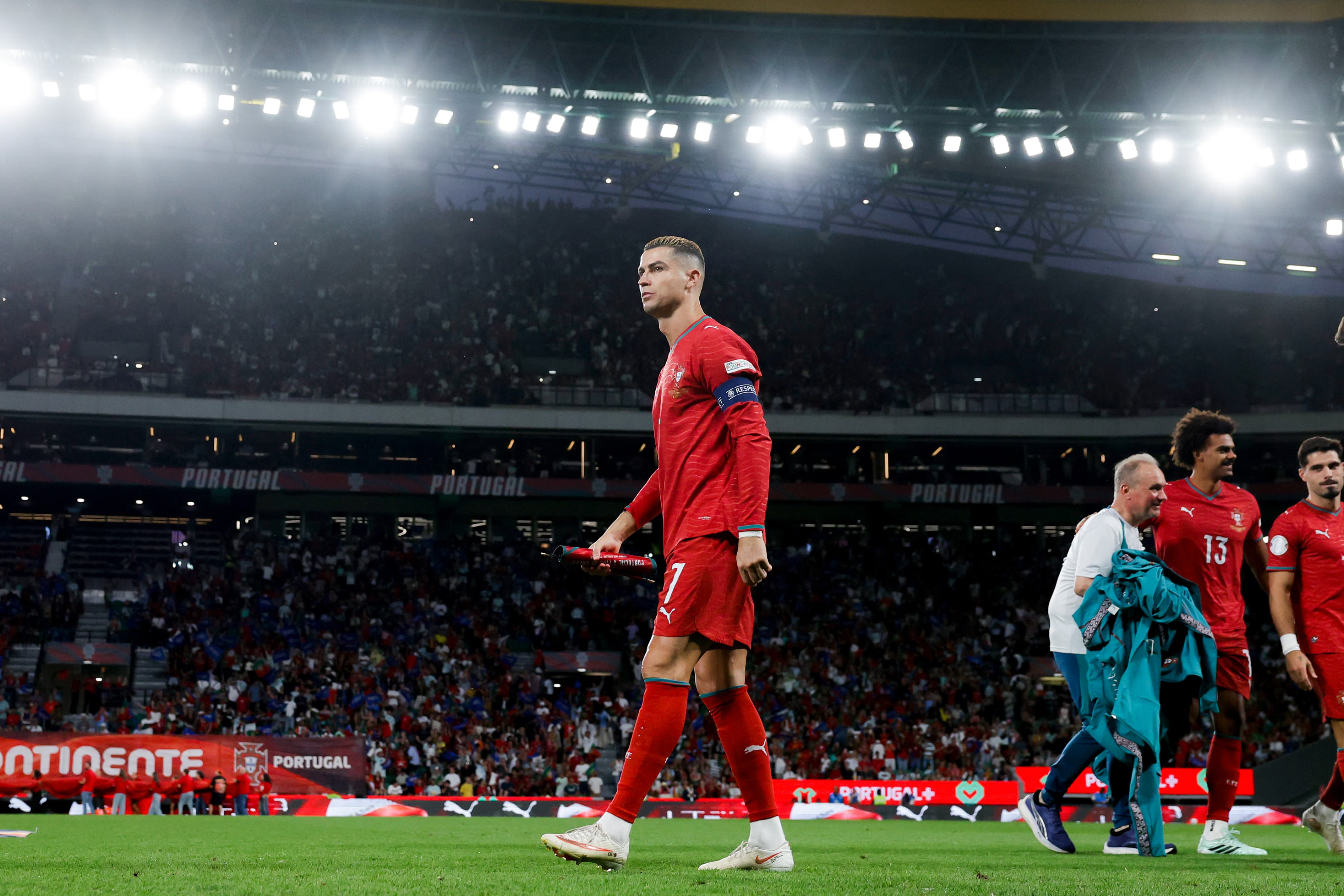 Cristiano Ronaldo finansowym królem futbolu. Zarobi ponad dwa razy więcej niż Messi