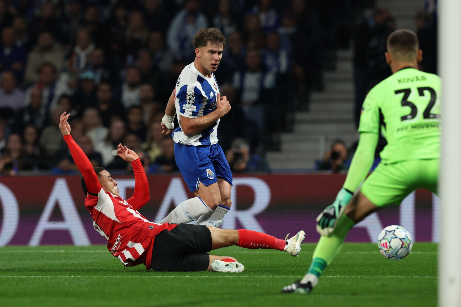 Wielki zawód FC Porto w Lidze Mistrzów. Oskar Pietuszewski miał swoją szansę