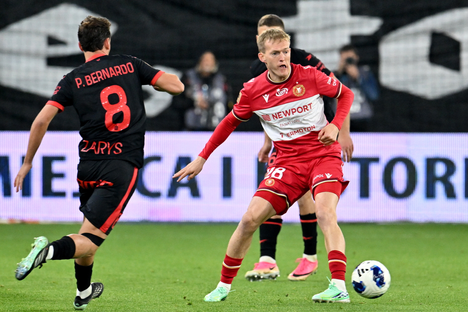 Widzew zyskał punkt, ale stracił zdrowie. Niewykorzystana szansa Górnika w Łodzi
