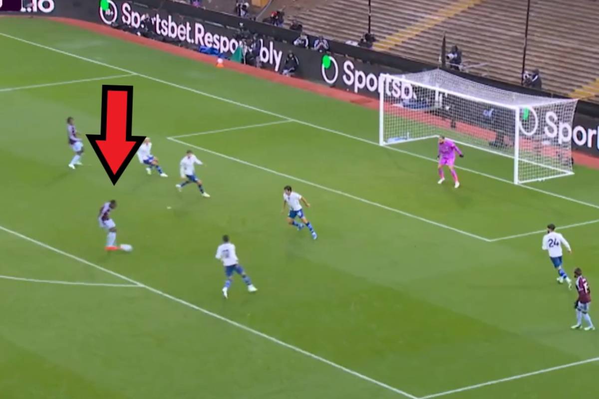 Napastnik katem Manchesteru City. Tak go pogrążył [WIDEO]