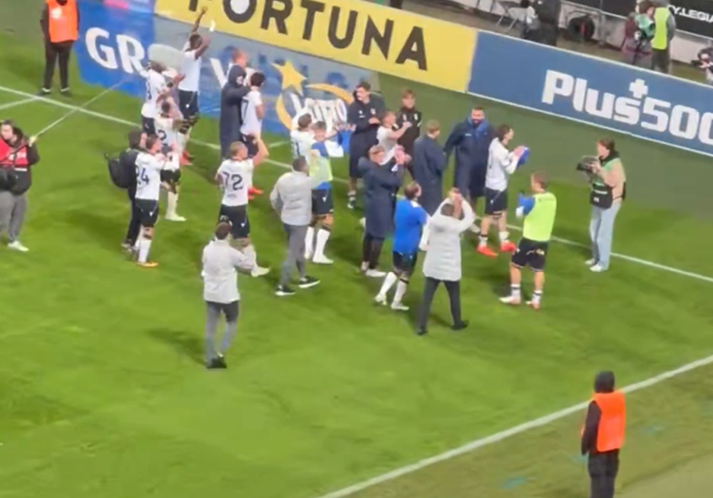 Wideo niesie się po sieci. Zobacz, co zrobili piłkarze Lecha po meczu z Legią
