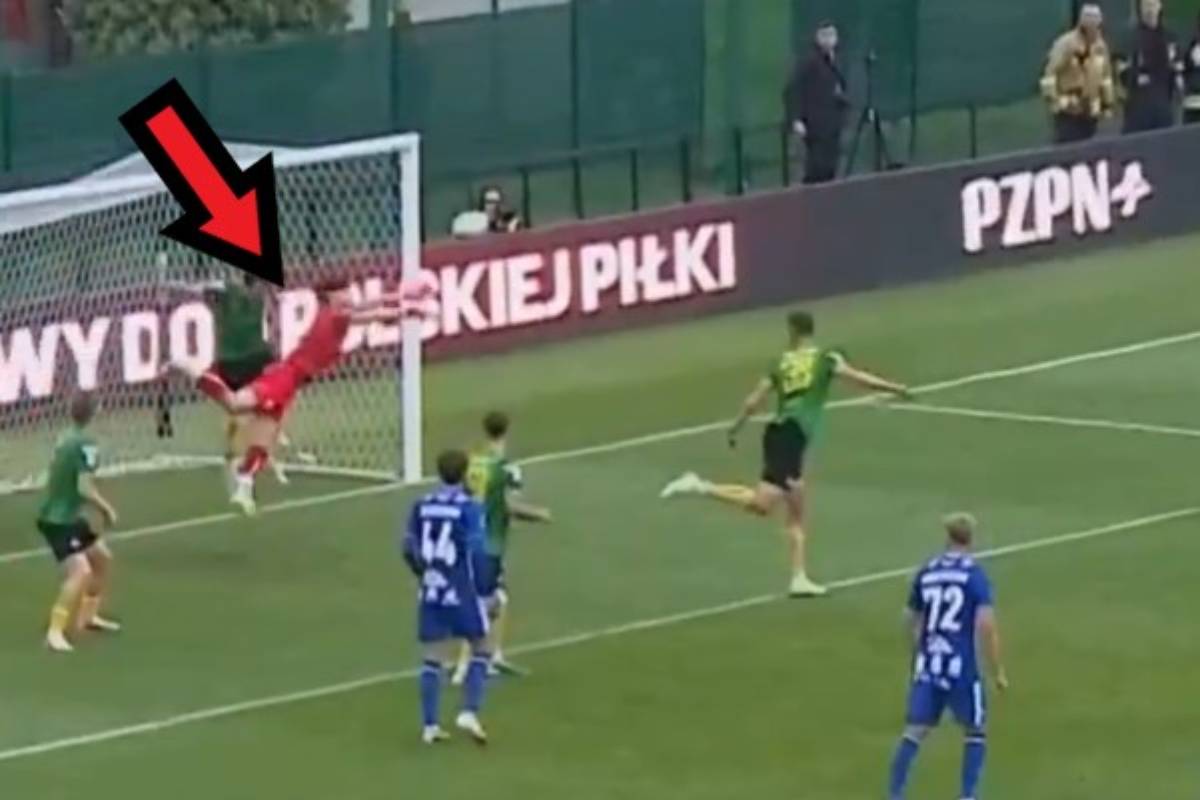 Lech nie znalazł sposobu na 17-latka. Świetna interwencja bramkarza Siarki