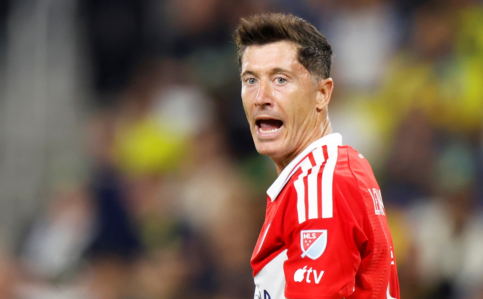 Lewandowski nie do poznania. "Jak drewniany kowboj" [OPINIA]