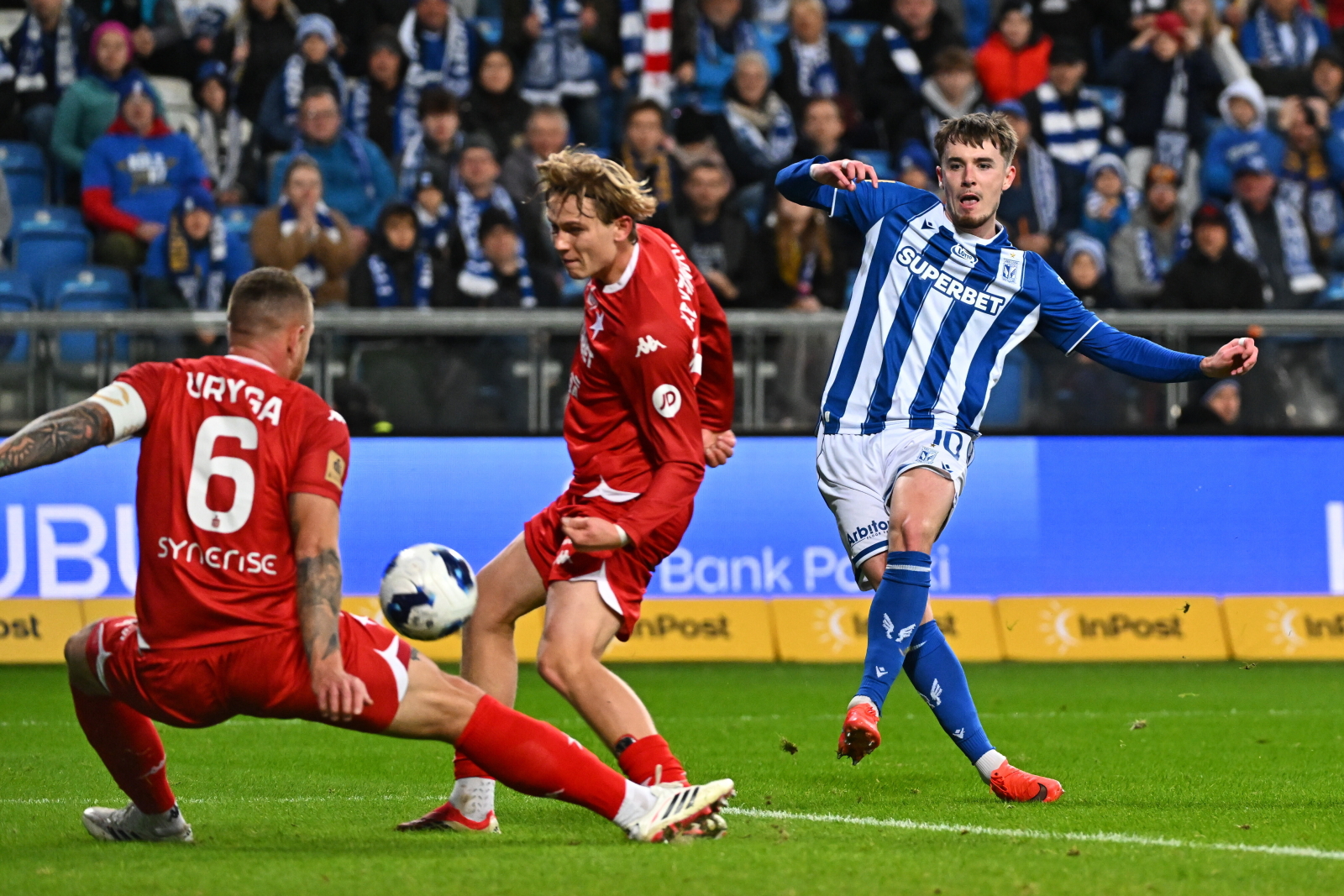 Gol za golem i zawrotne tempo w meczu Lech - Wisła. Ależ to był spektakl